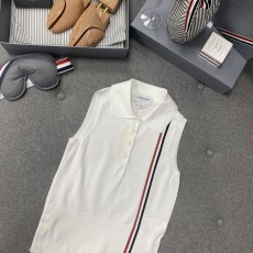 톰브라운 민소매탑