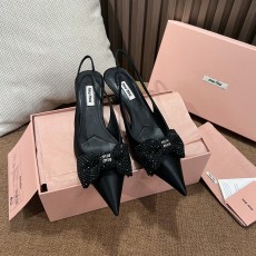 미우미우 슬링백