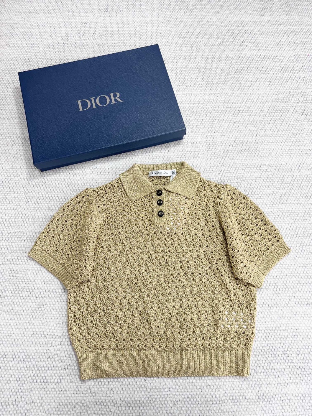 디올 반팔니트