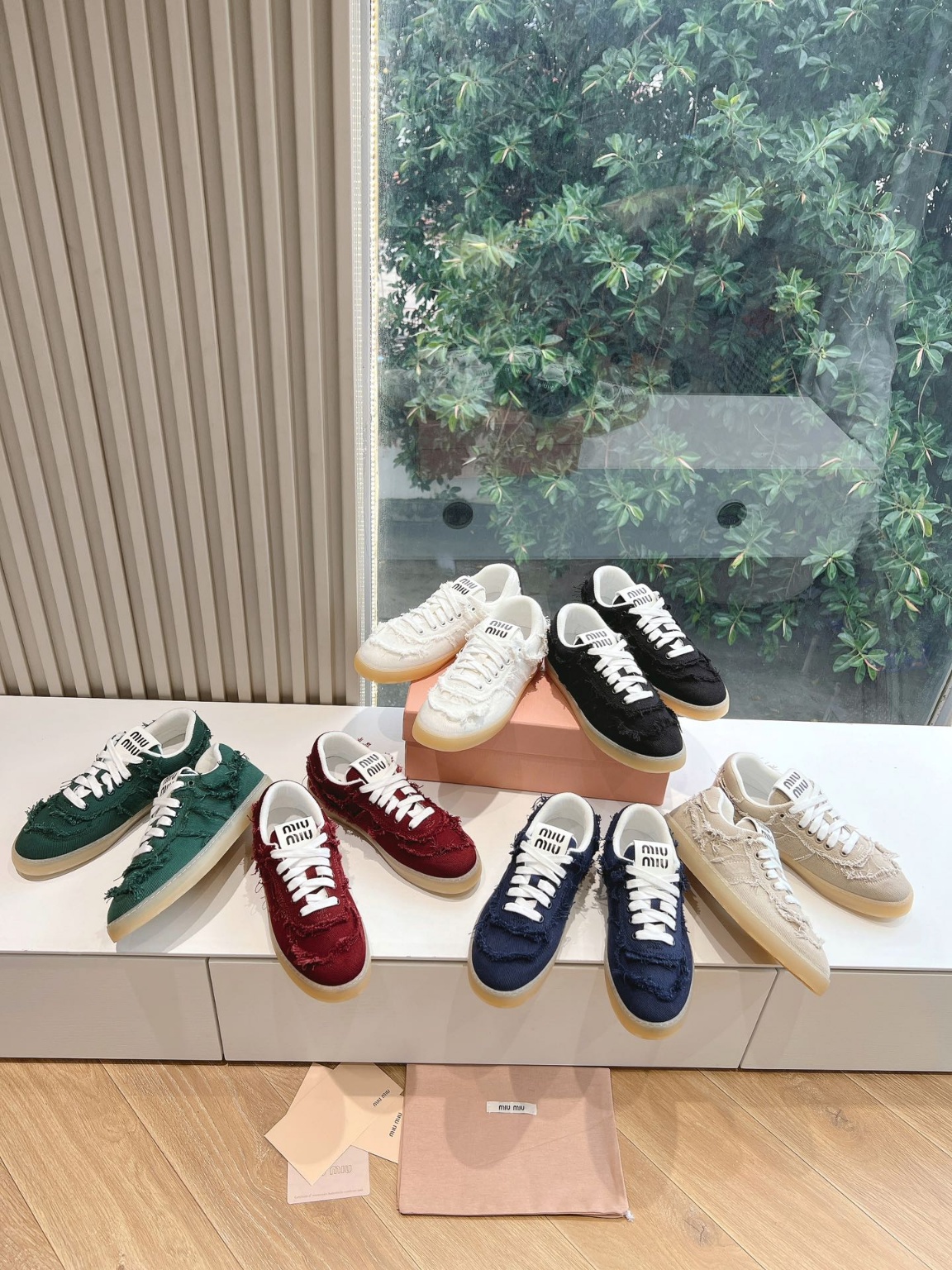 미우미우 스니커즈