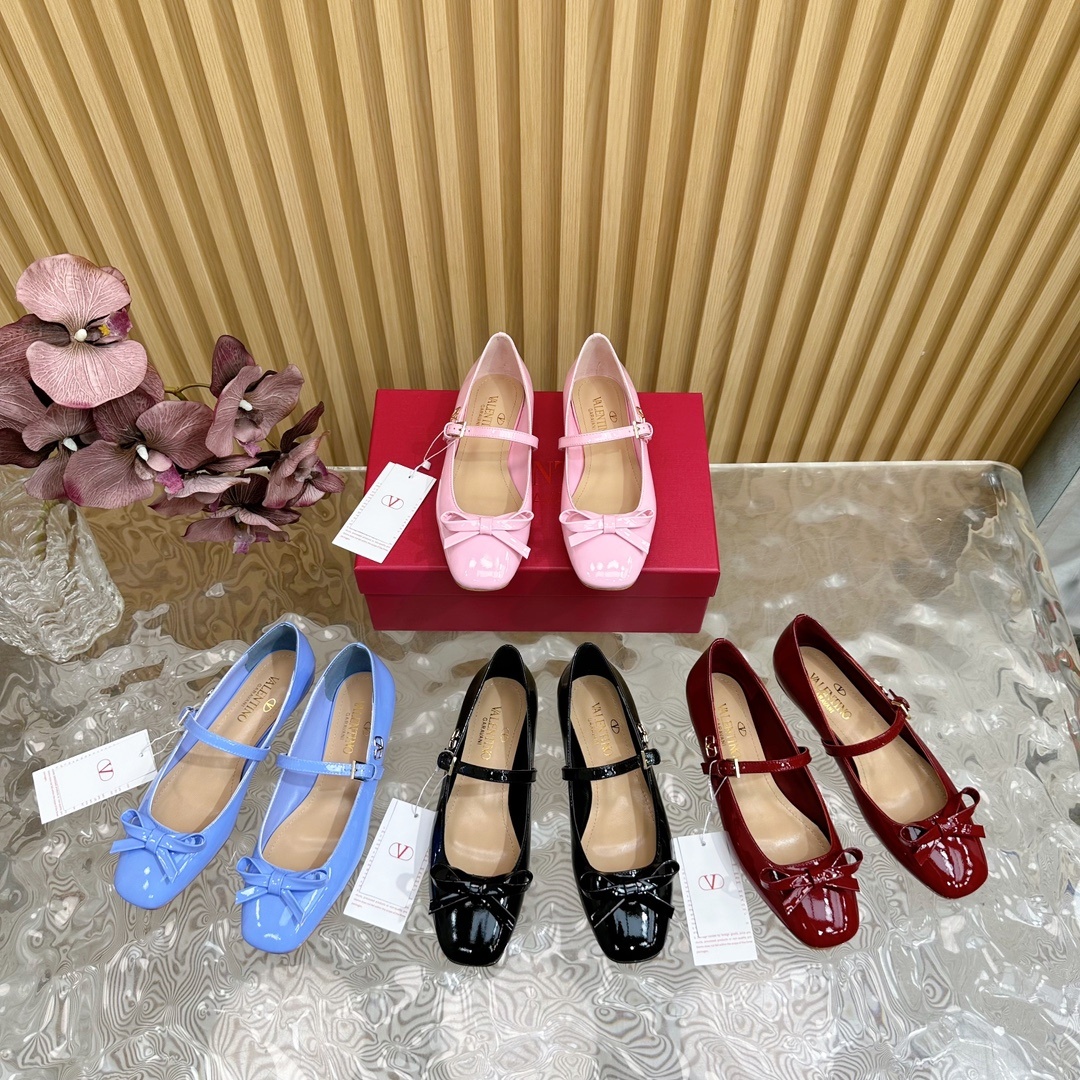 발렌티노 플랫슈즈