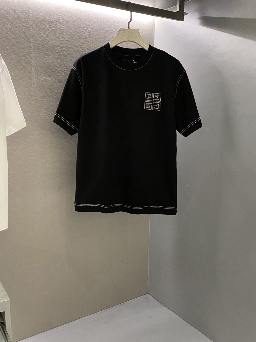 지방시 반팔티