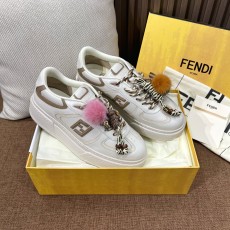 펜디 스니커즈