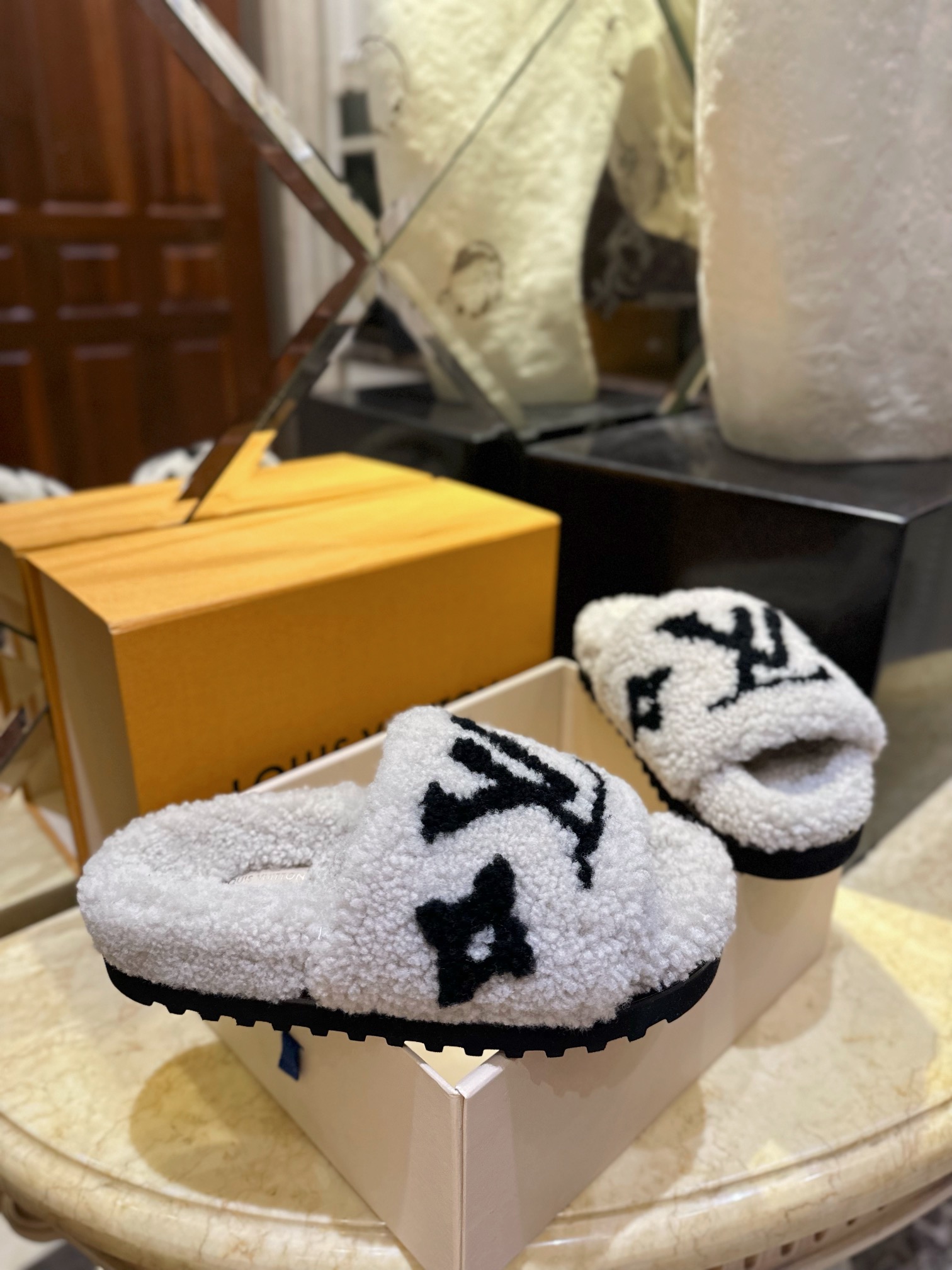 루이비통 슬리퍼
