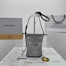 발렌시아가 쇼퍼폰홀더